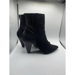 DN Women's Black Heeled Boots Size 10 NEW